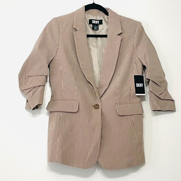 DKNY Ruched 3Q Sleeves One Button Pinstripe Blazer in Khaki Brown - Picture 11 of 13